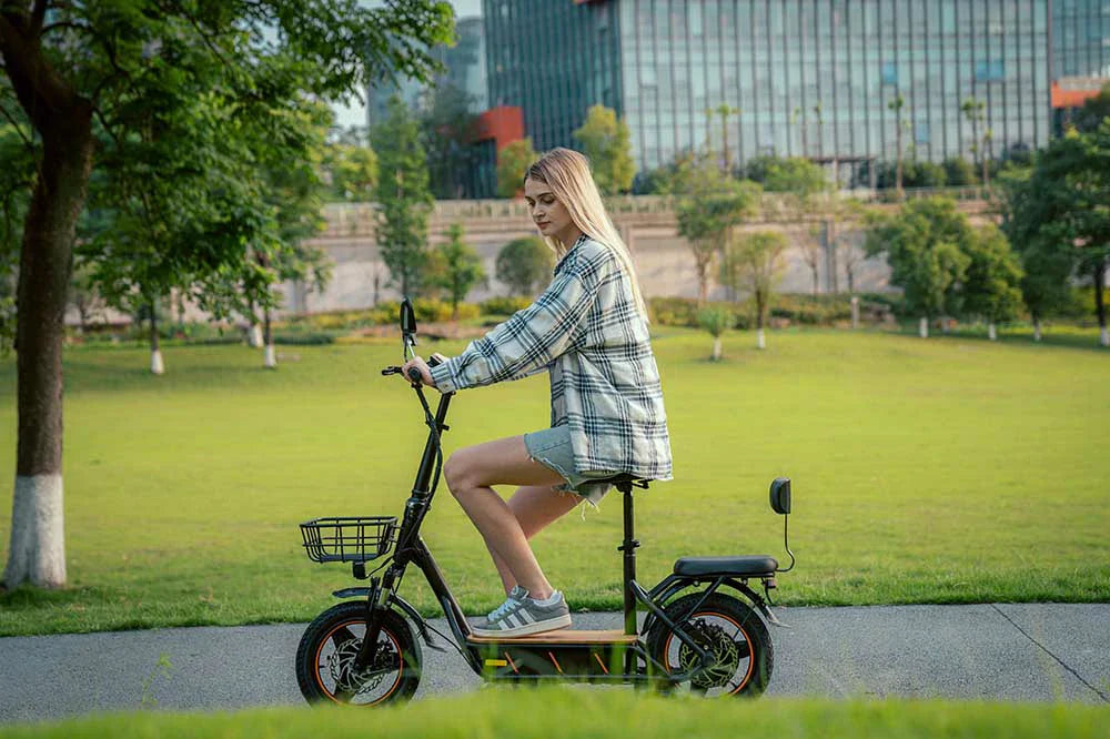 KuKirin C1 Pro: Warm Winter Commute with a Seat